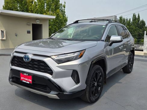 Used 2024 Toyota RAV4 SE w/ Convenience Package AWD/4WD image 7