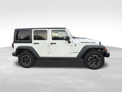 Used 2016 Jeep Wrangler Unlimited Rubicon image 2