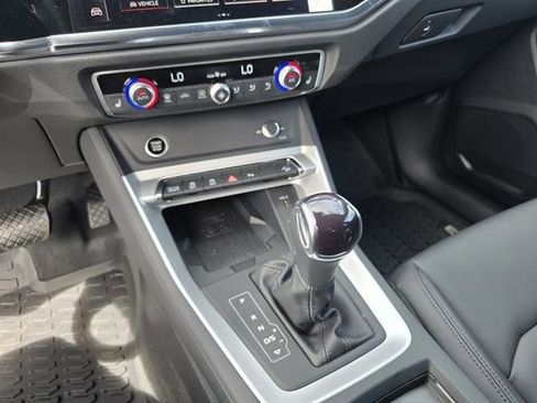 New 2025 Audi Q3 2.0T Premium image 24