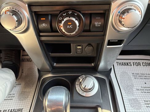Used 2019 Toyota 4Runner SR5 AWD/4WD image 18
