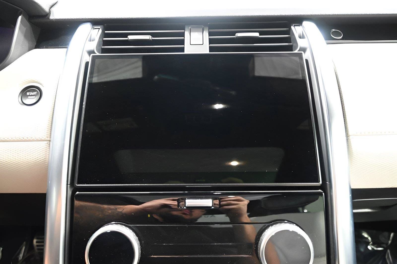 Used 2022 Land Rover Discovery HSE R-Dynamic AWD/4WD image 25