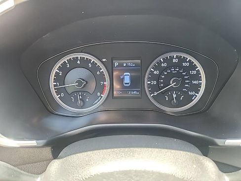 Used 2020 Hyundai Santa Fe SE AWD/4WD image 9