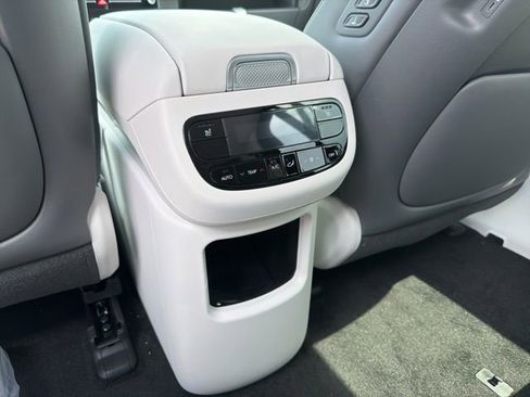 New 2026 Hyundai Ioniq 9 SEL image 26