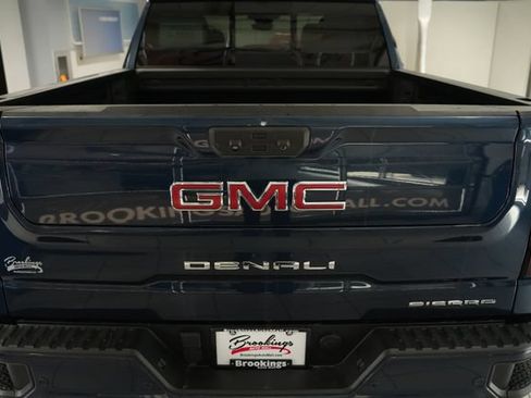 Used 2023 GMC Sierra 1500 Denali w/ Denali Reserve Package AWD/4WD image 9