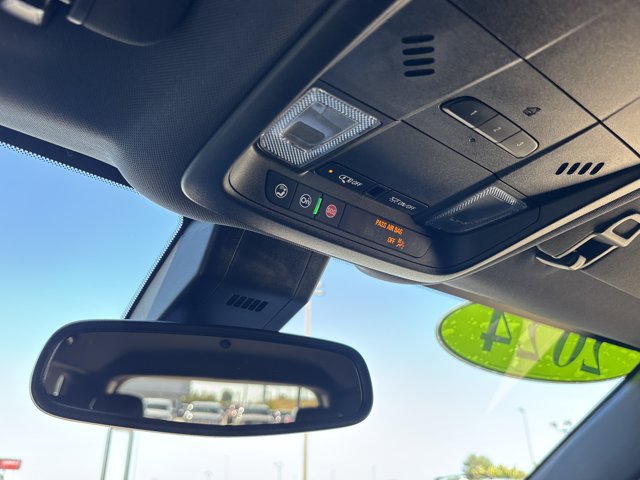 Used 2024 Chevrolet Equinox Premier w/ Redline Edition FWD image 39