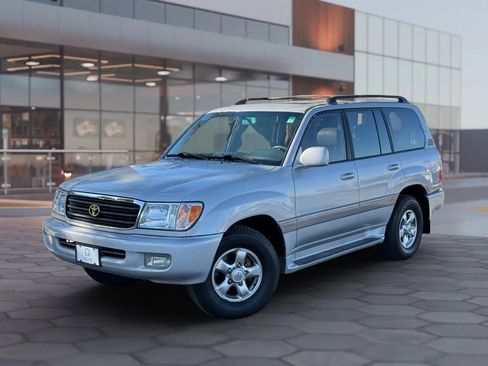 Used 2002 Toyota Land Cruiser image 2