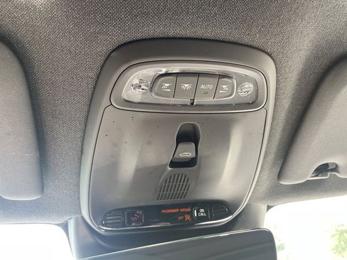 Used 2022 Volvo XC40 T5 R-Design w/ Advanced Package image 22