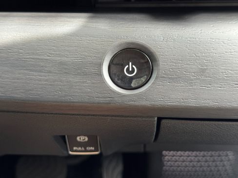 Used 2023 Nissan Ariya AWD image 22