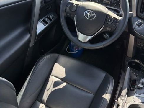 Used 2018 Toyota RAV4 Platinum AWD/4WD image 10