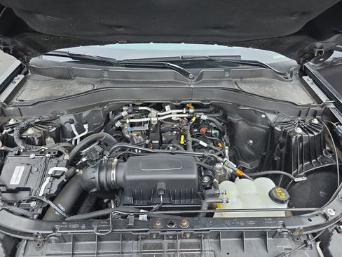 Used 2024 Ford Explorer XLT image 24