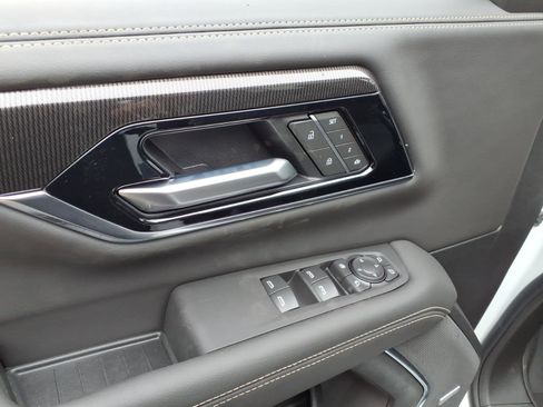 New 2026 GMC Yukon XL Elevation image 15