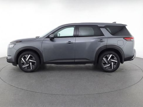 Used 2025 Nissan Kicks SV image 5