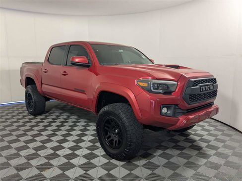 Used 2016 Toyota Tacoma TRD Sport w/ Towing Package RWD image 3