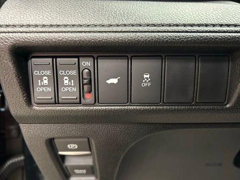 Used 2025 Honda Odyssey Sport-L image 15