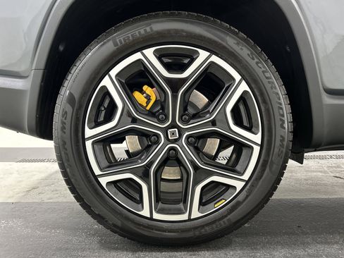 Used 2024 Rivian R1S Adventure AWD/4WD image 12