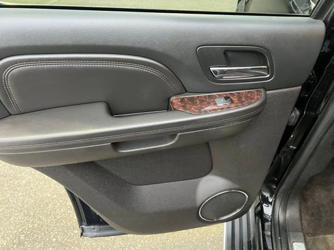 Used 2014 GMC Yukon Denali image 24