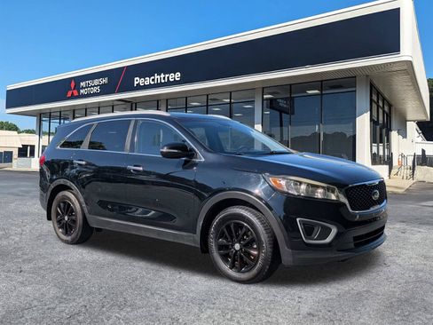 Used 2018 Kia Sorento FWD image 1
