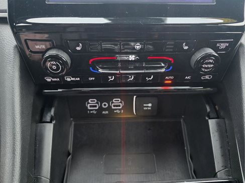 Used 2024 Jeep Grand Cherokee Altitude image 19