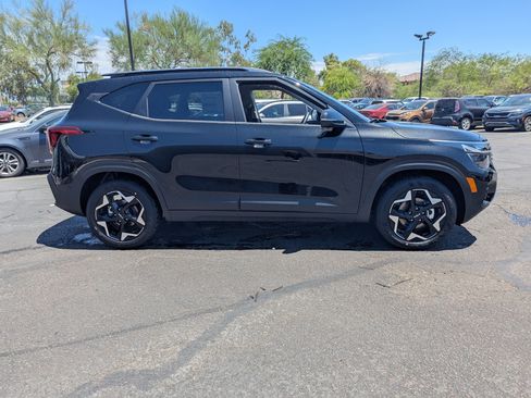 New 2026 Kia Seltos S image 2