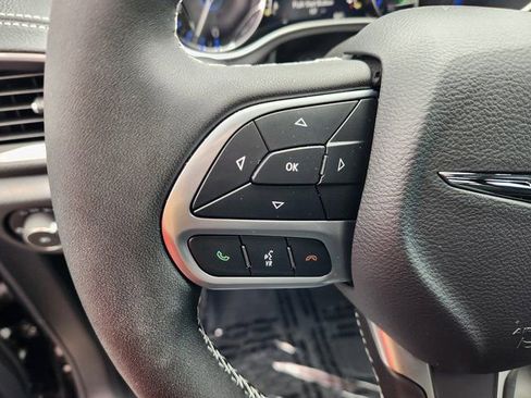 New 2025 Chrysler Pacifica Select FWD image 24