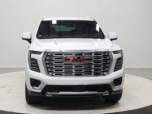 Used 2025 GMC Yukon Denali AWD/4WD image 2