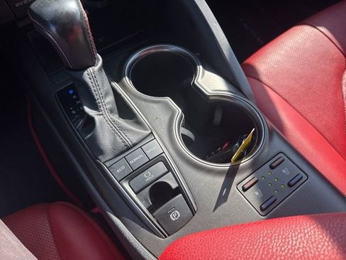 Used 2022 Toyota Camry XSE FWD image 30