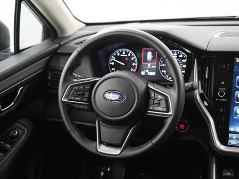 Used 2025 Subaru Outback Premium AWD/4WD image 14