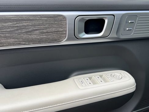 Used 2025 Hyundai Santa Fe Limited image 12