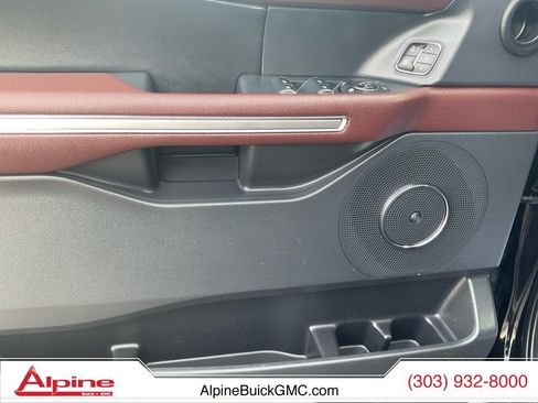Used 2024 Ford Expedition Limited image 19