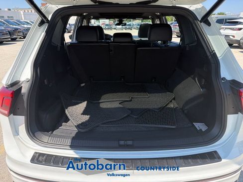 Certified 2023 Volkswagen Tiguan SE R-Line AWD/4WD image 28
