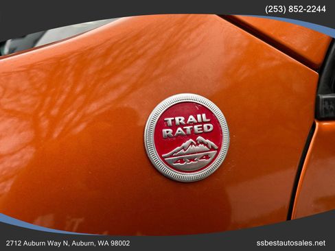 Used 2016 Jeep Cherokee Trailhawk w/ Leather Interior Group image 14