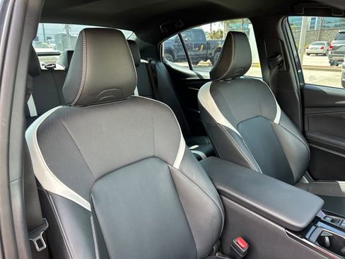 Used 2025 Toyota Camry SE w/ Convenience Package FWD image 14