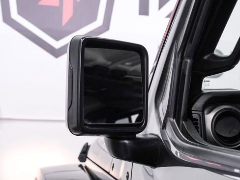 Used 2023 Jeep Gladiator Willys image 43