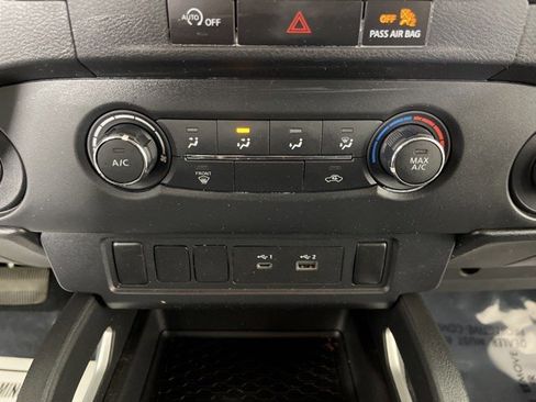 Used 2024 Nissan Frontier SV image 22