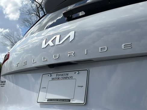 Used 2024 Kia Telluride LX image 17