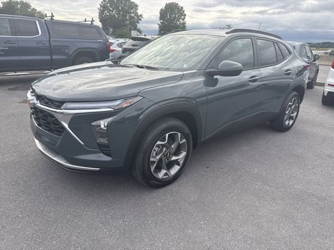 New 2025 Chevrolet Trax LT w/ Driver Confidence Package image 7