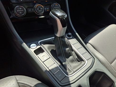 Certified 2024 Volkswagen Jetta SE FWD image 15