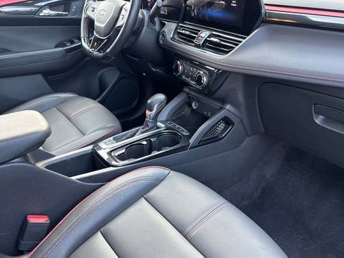 Used 2024 Chevrolet TrailBlazer RS image 19