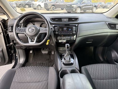 Used 2020 Nissan Rogue S image 18