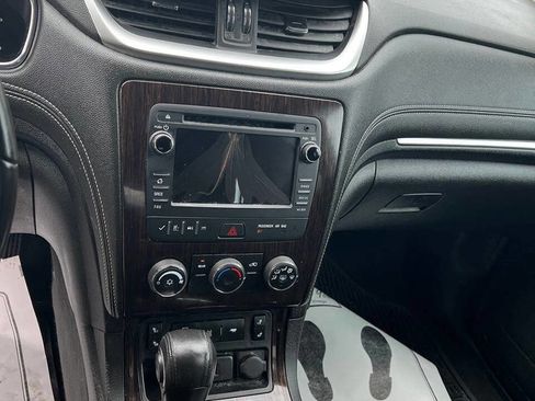 Used 2015 Chevrolet Traverse LT w/ Style and Technology Package AWD/4WD image 11