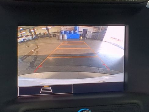 Used 2023 GMC Terrain SLE w/ Driver Convenience Package FWD image 28