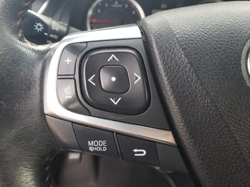 Used 2017 Toyota Camry SE w/ Moonroof Package FWD image 27