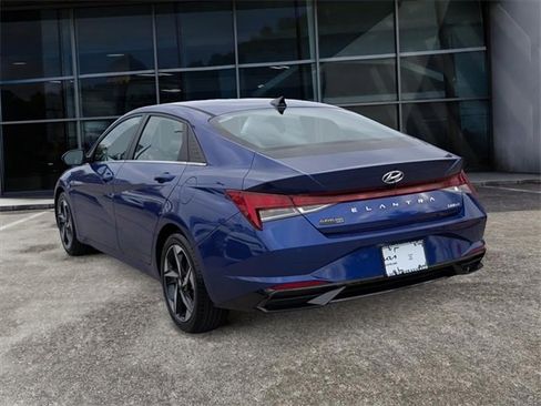 Used 2023 Hyundai Elantra Limited image 5