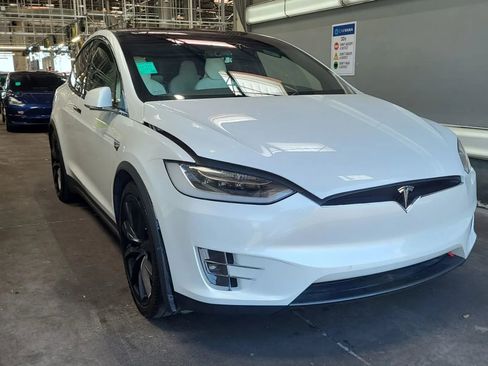 Used 2018 Tesla Model X 75D AWD/4WD image 7