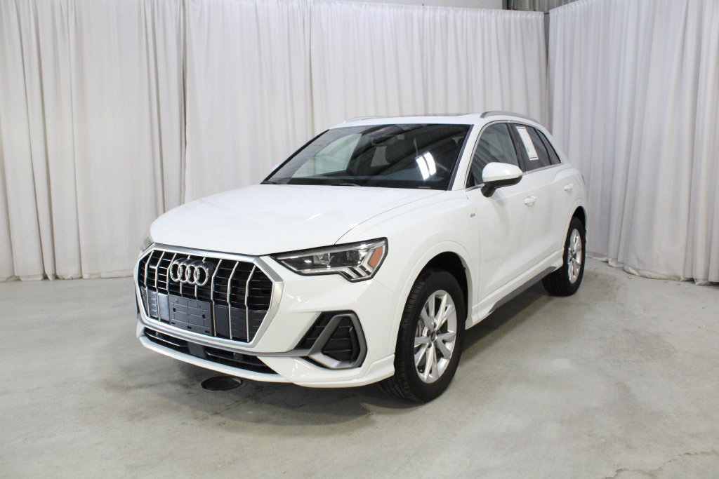 Used 2024 Audi Q3 2.0T Premium w/ Convenience Package AWD/4WD image 36