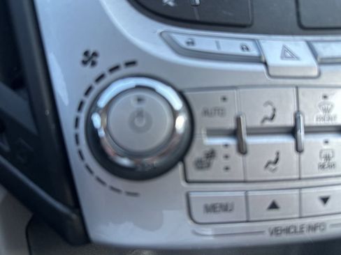 Used 2012 Chevrolet Equinox LT image 17