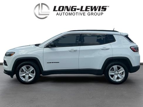 Used 2022 Jeep Compass Latitude FWD image 2