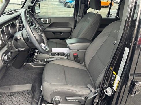 Used 2020 Jeep Wrangler Unlimited Sahara w/ Safety Group image 9