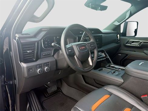 Used 2025 GMC Sierra 2500 AT4 w/ AT4 Premium Plus Package image 25