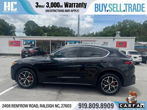 Used 2020 Alfa Romeo Stelvio Ti w/ Active Blind Spot Package AWD/4WD image 2
